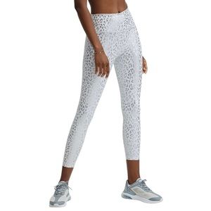Fabletics Leggings Size Medium‎ White Silver Leopard Define High-Waisted 7/8